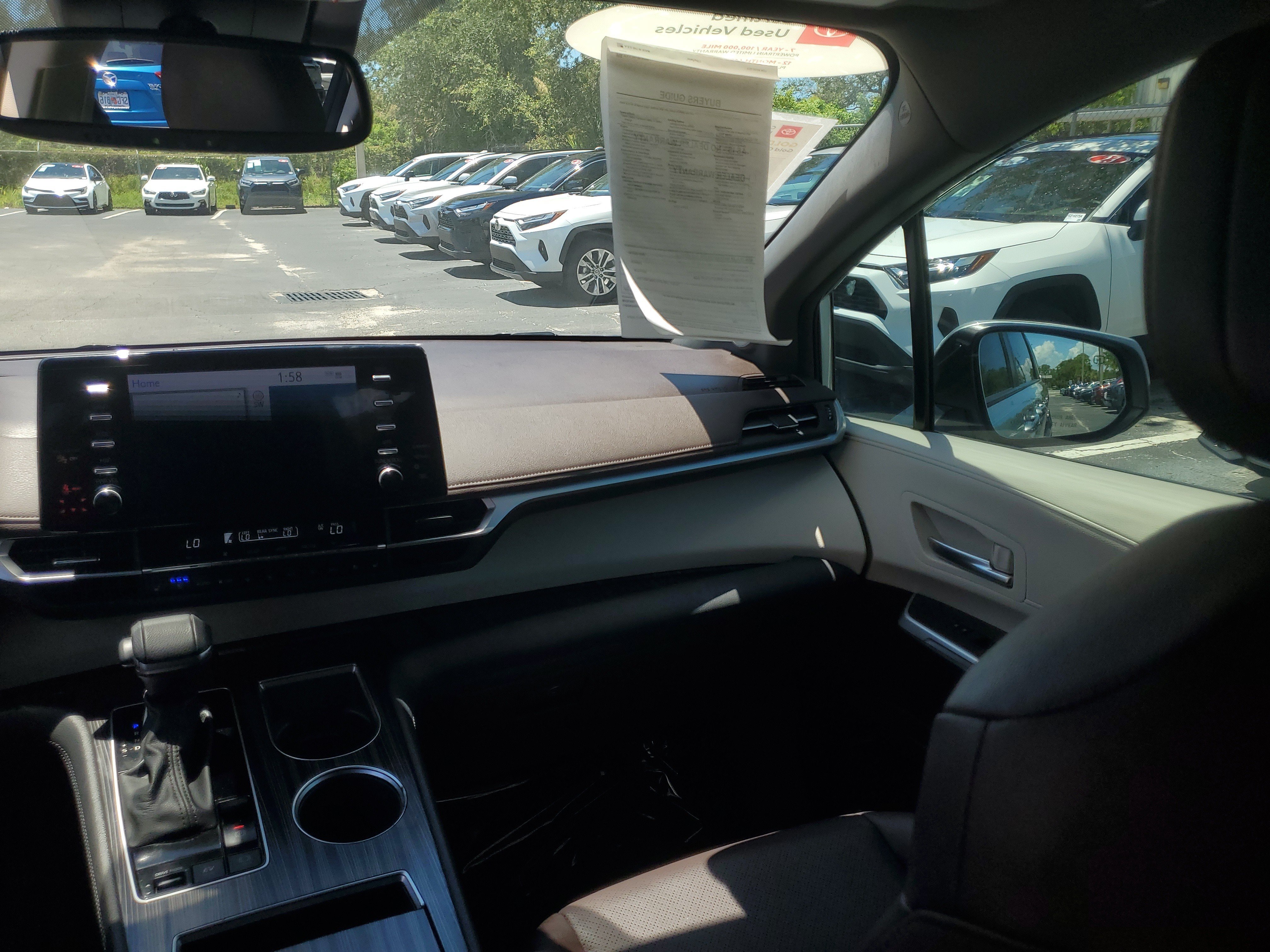 Certified 2023 Toyota Sienna Platinum FWD image 18