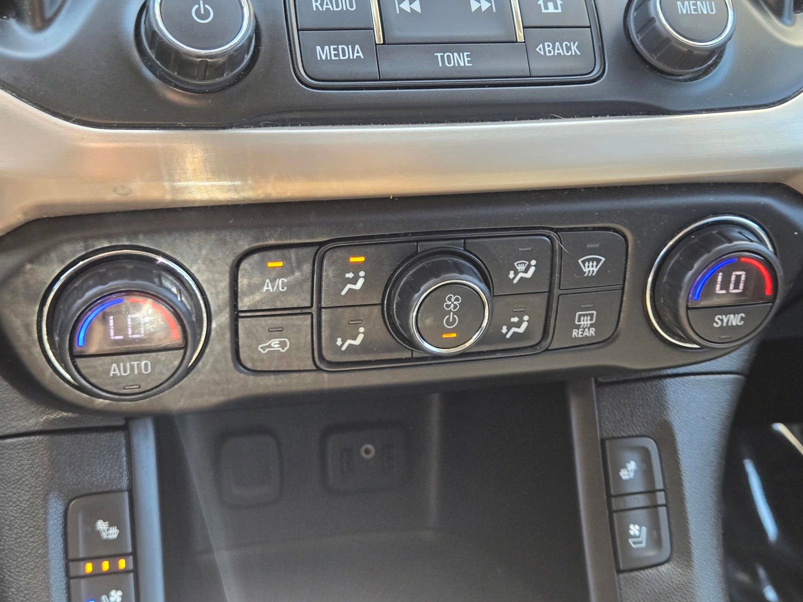 Used 2019 GMC Acadia Denali w/ Technology Package AWD/4WD image 24