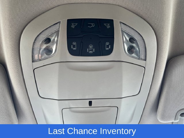 Used 2023 Chrysler Voyager LX FWD image 7