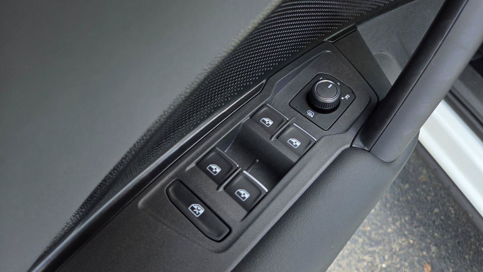 Certified 2026 Volkswagen Tiguan SE AWD/4WD image 17
