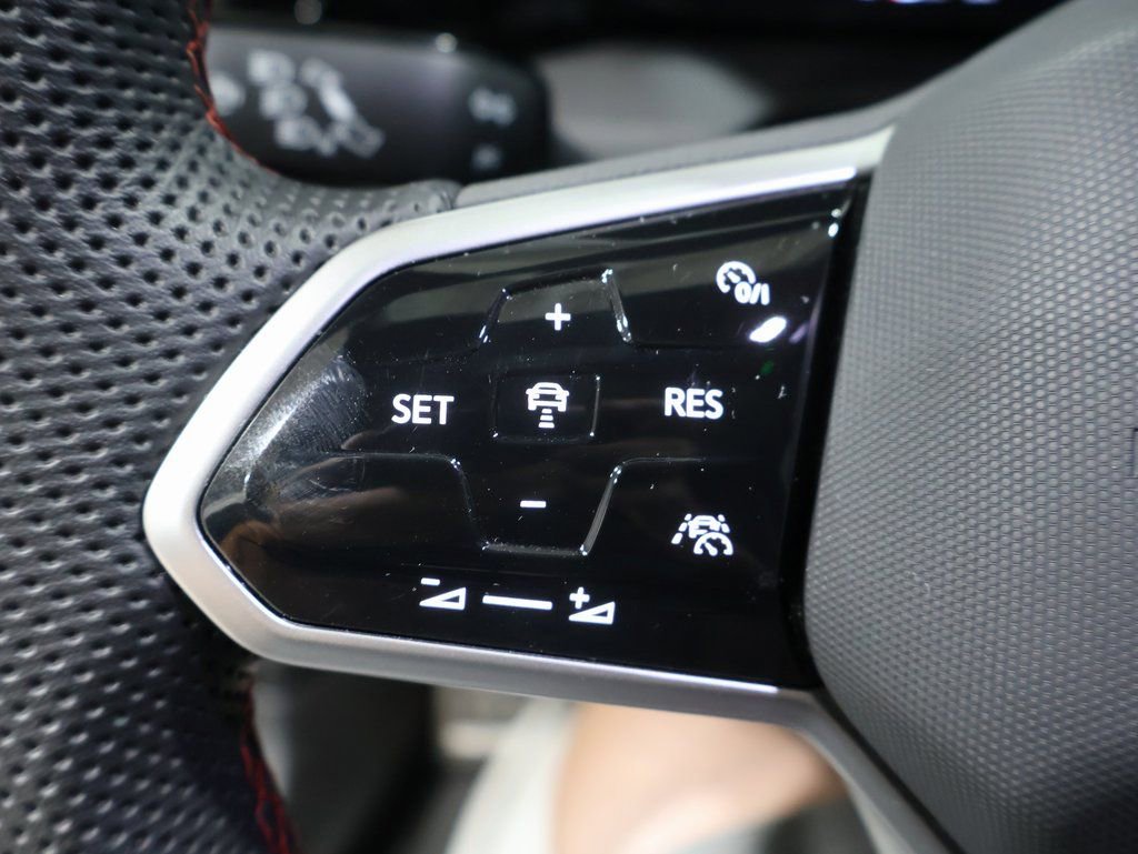 Used 2024 Volkswagen GTI SE image 33