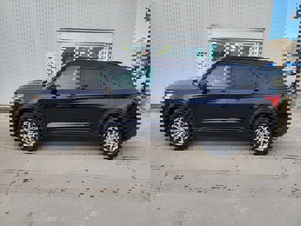 New 2026 Ford Explorer Active image 2