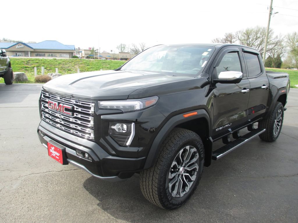 Used 2023 GMC Canyon Denali image 12