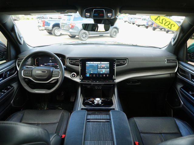 Used 2024 Jeep Wagoneer Series II image 15