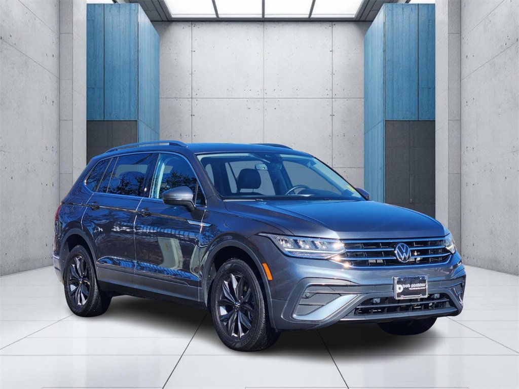 Used 2023 Volkswagen Tiguan SE w/ Panoramic Sunroof Package