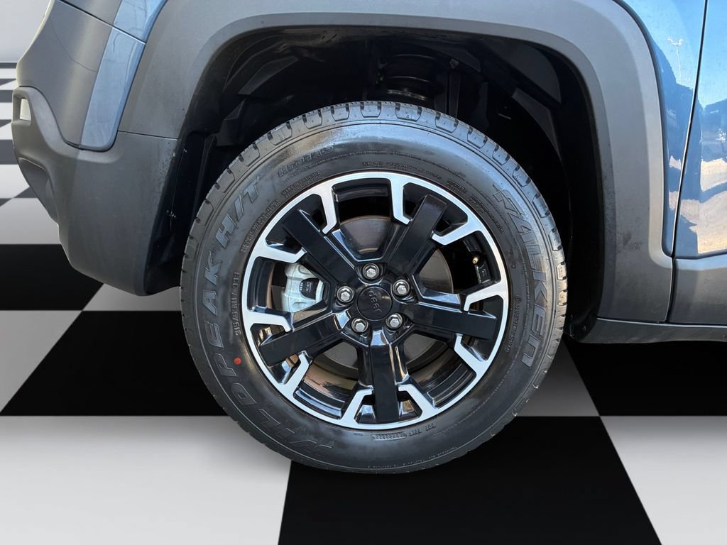 Used 2023 Jeep Renegade Latitude AWD/4WD image 14