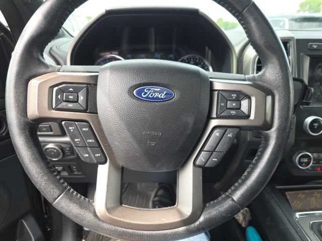 Used 2019 Ford Expedition XLT w/ Equipment Group 202A AWD/4WD image 4