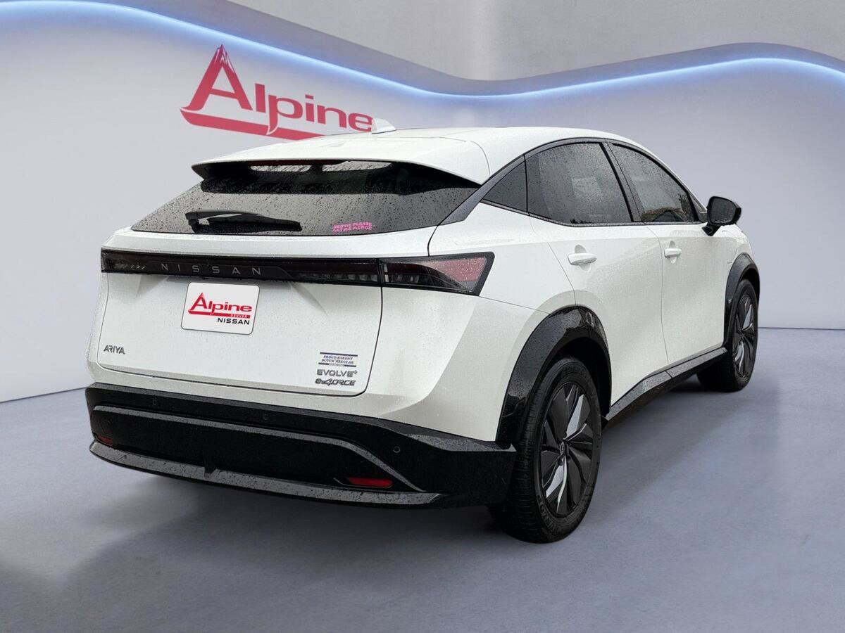 Used 2025 Nissan Ariya AWD image 5