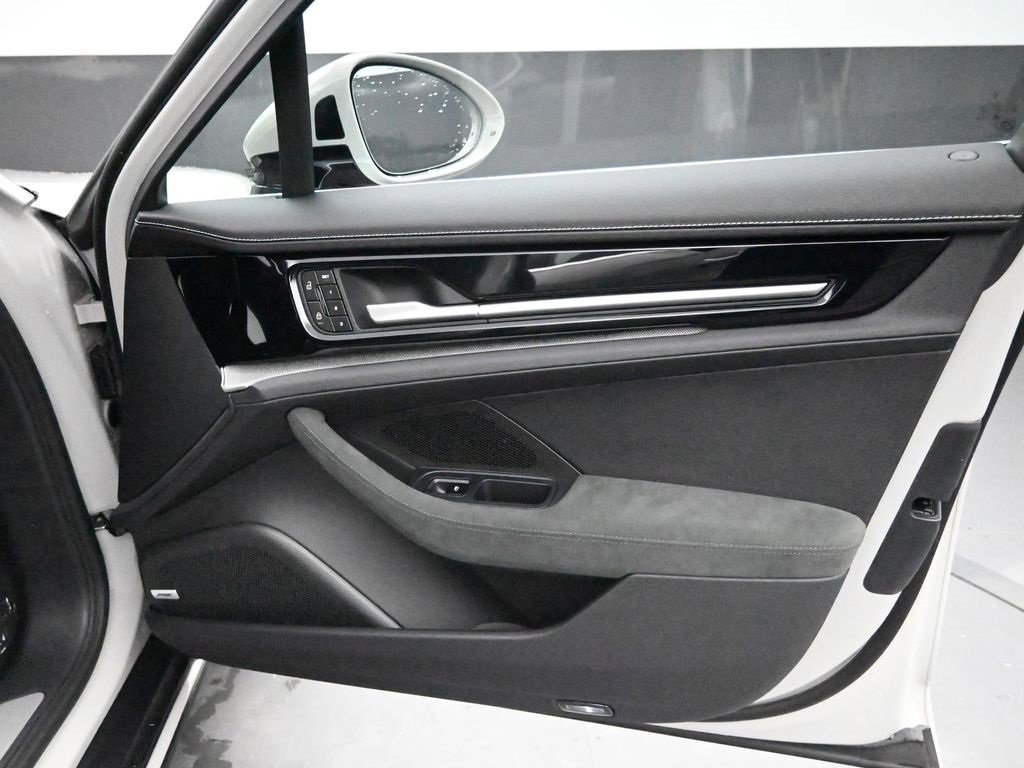 New 2025 Porsche Panamera image 11