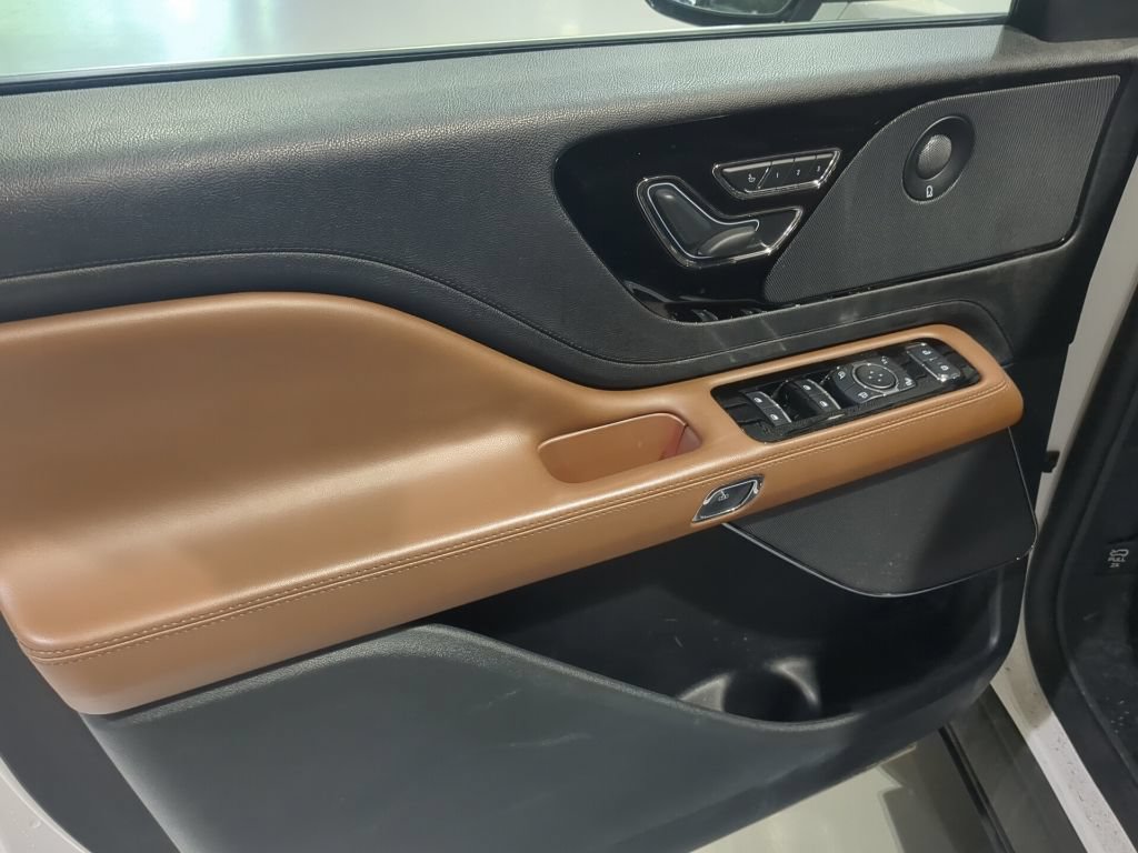Used 2023 Lincoln Aviator Grand Touring w/ Elements Package Plus AWD/4WD image 8