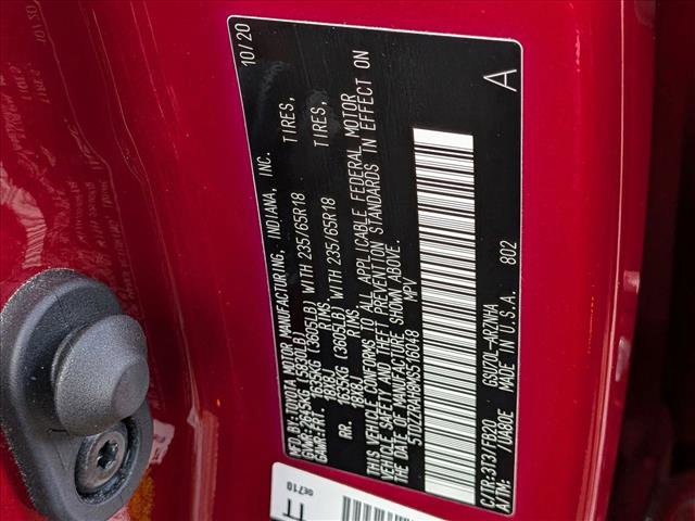 Used 2021 Toyota Highlander LE image 18