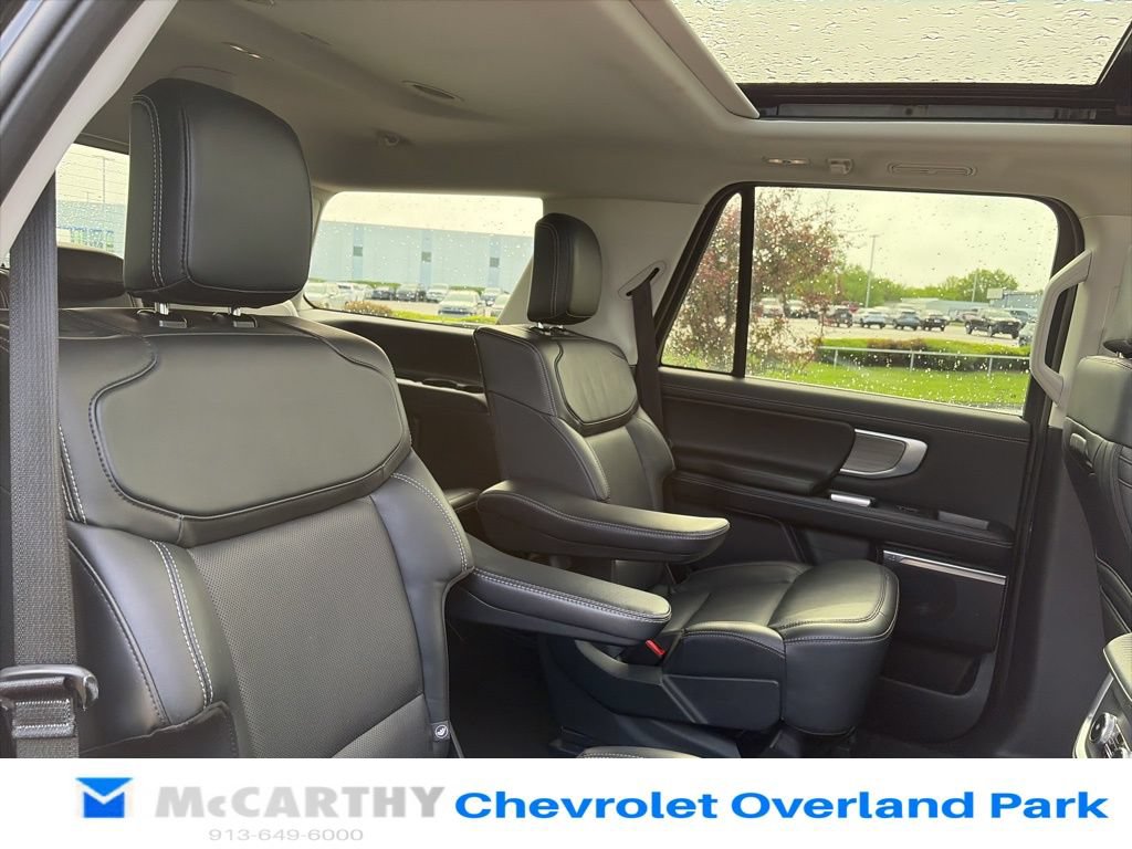 Used 2025 Ford Expedition Platinum AWD/4WD image 47
