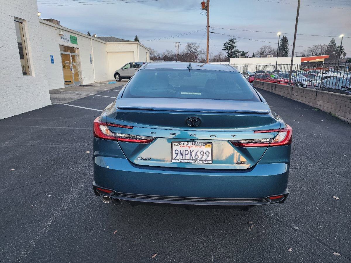 Used 2025 Toyota Camry SE w/ Multimedia Upgrade Package image 4