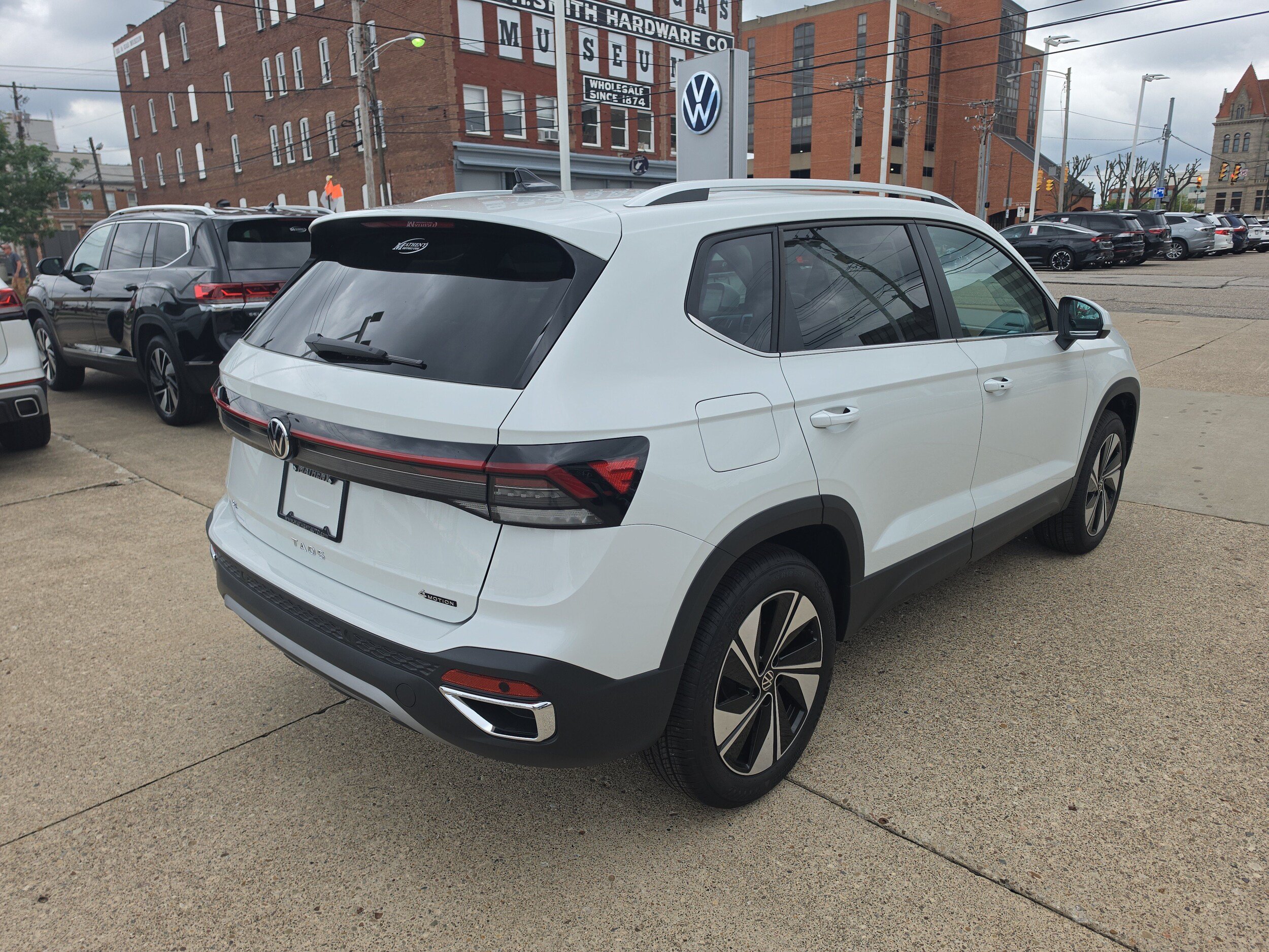 New 2026 Volkswagen Taos SE AWD/4WD image 5