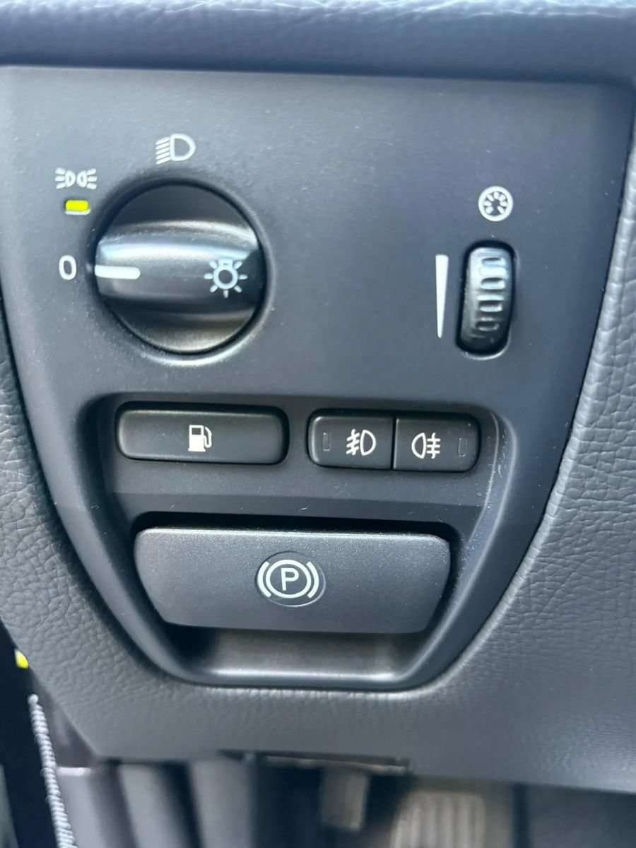 Used 2010 Volvo XC90 V8 AWD/4WD image 16