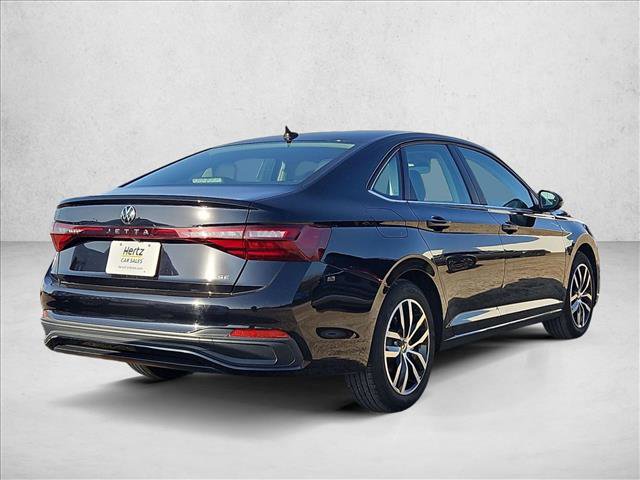 Used 2025 Volkswagen Jetta SE image 4