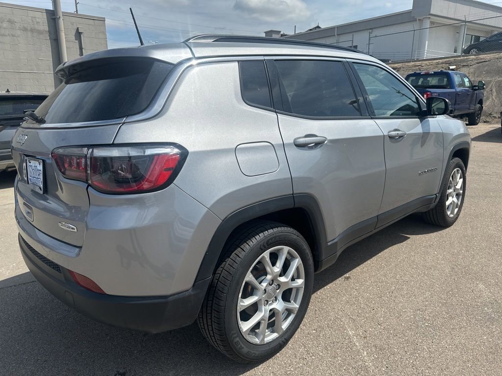 Used 2022 Jeep Compass Latitude AWD/4WD image 7