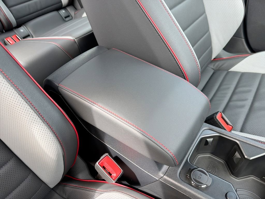 Used 2024 Volkswagen GTI Autobahn image 32