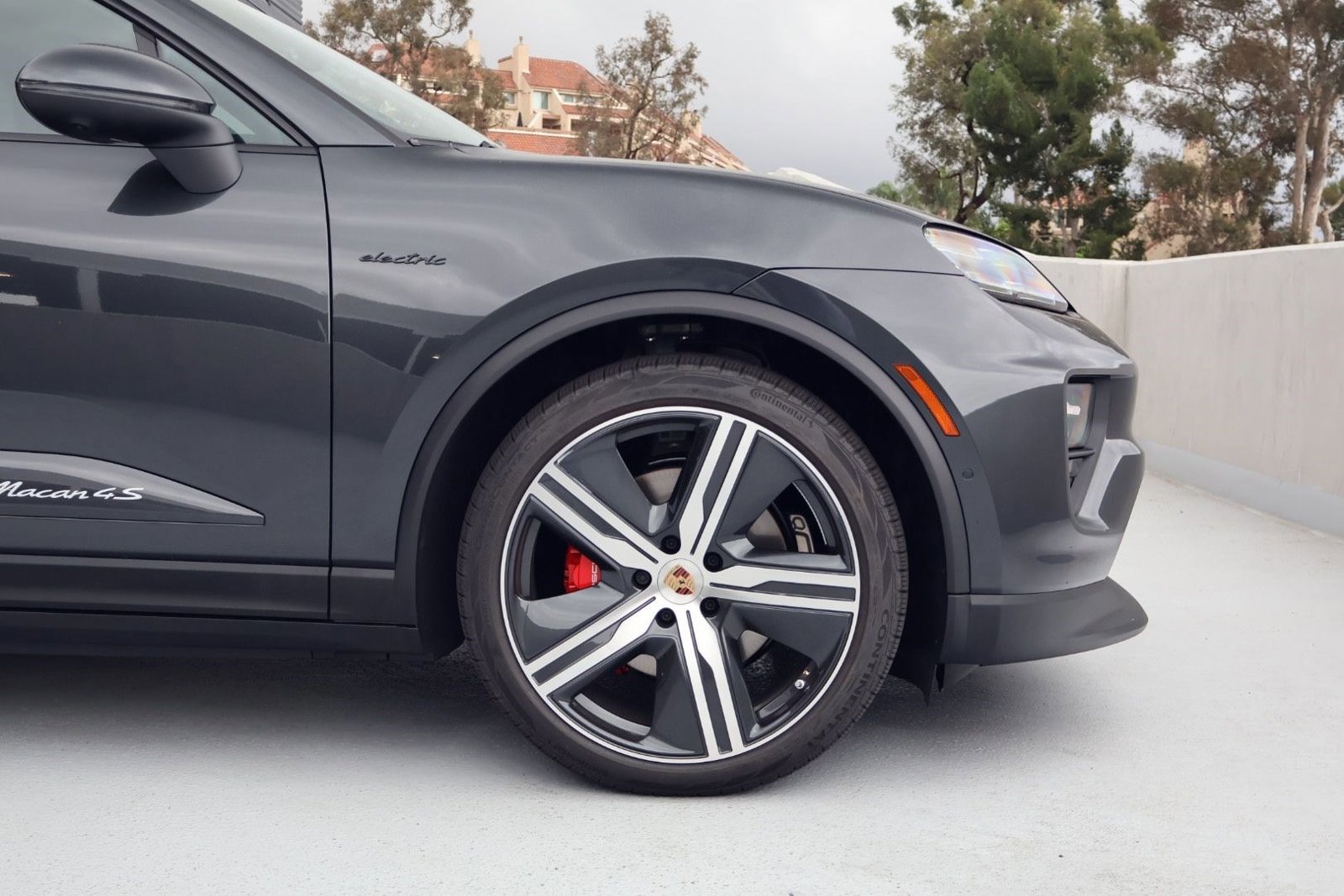 New 2025 Porsche Macan 4S Electric image 11