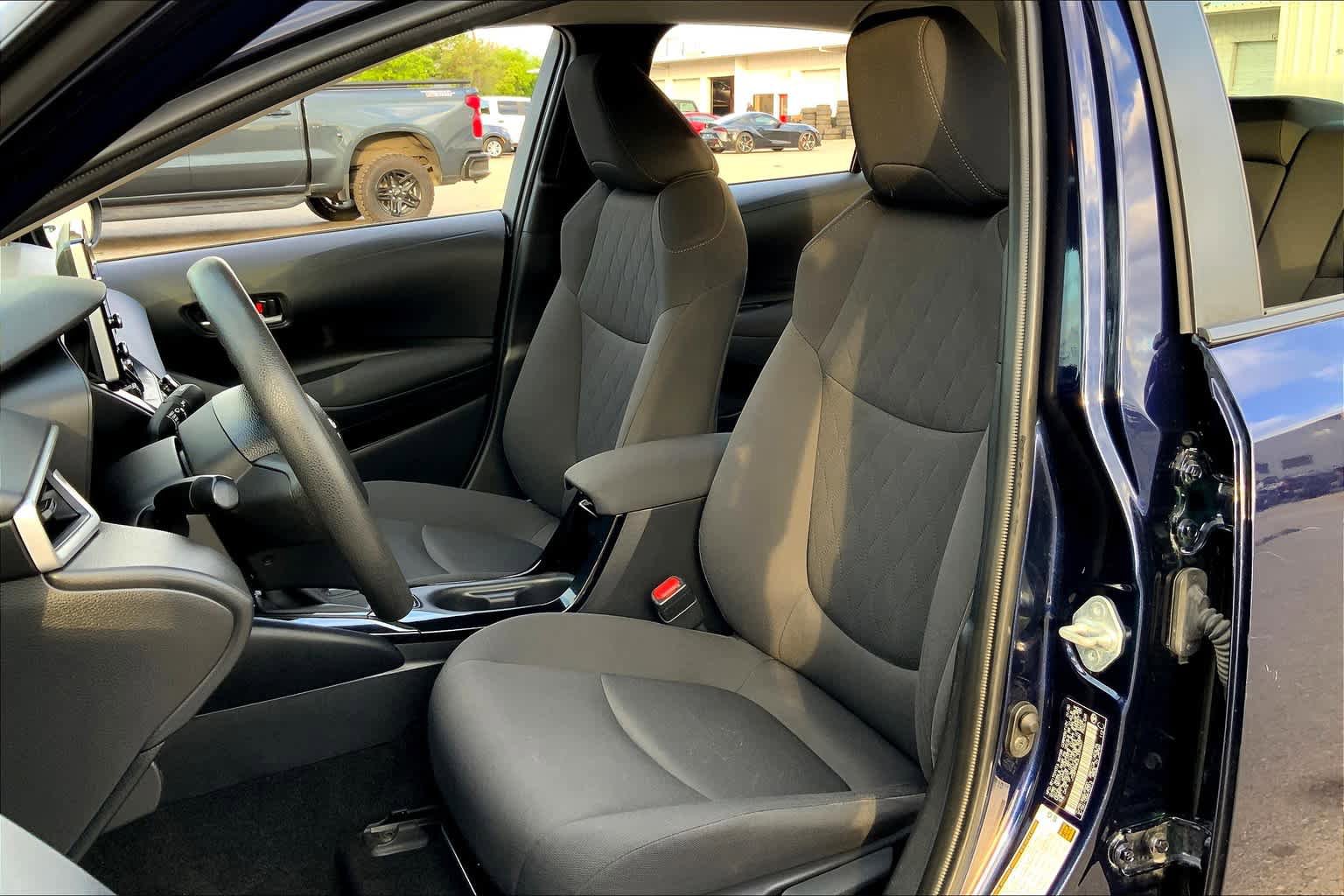 Used 2020 Toyota Corolla LE FWD image 8
