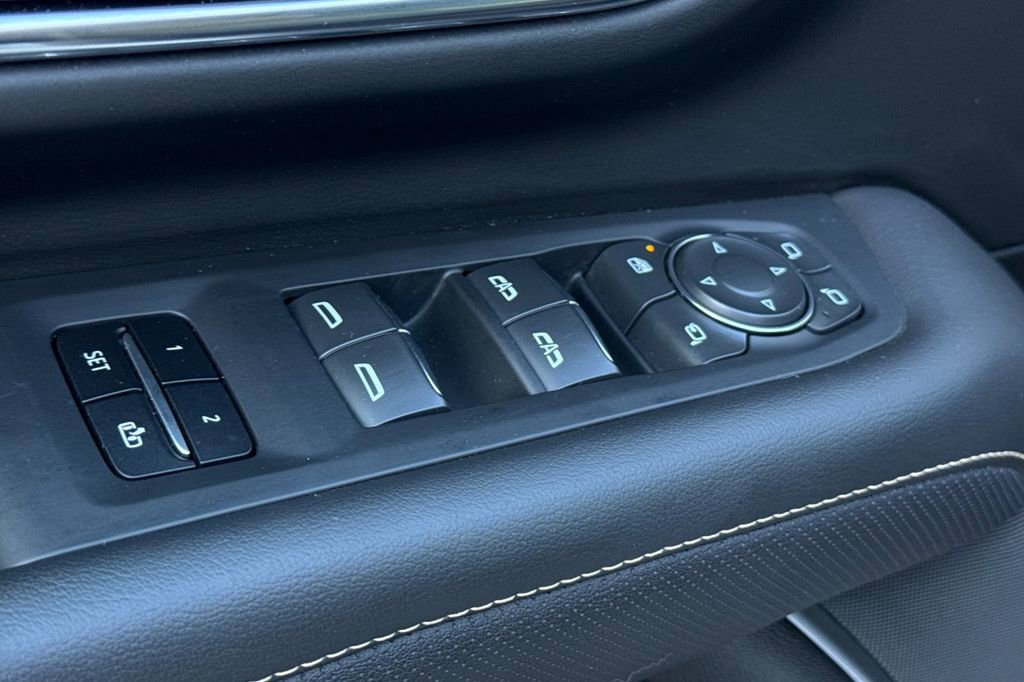 Certified 2024 Chevrolet Suburban Premier AWD/4WD image 12