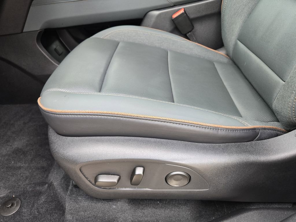 Used 2024 GMC Acadia AT4 w/ Luxury Package image 20