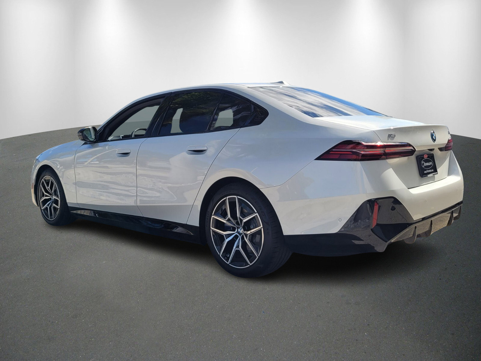 New 2025 BMW i5 M60 w/ Premium Package image 5