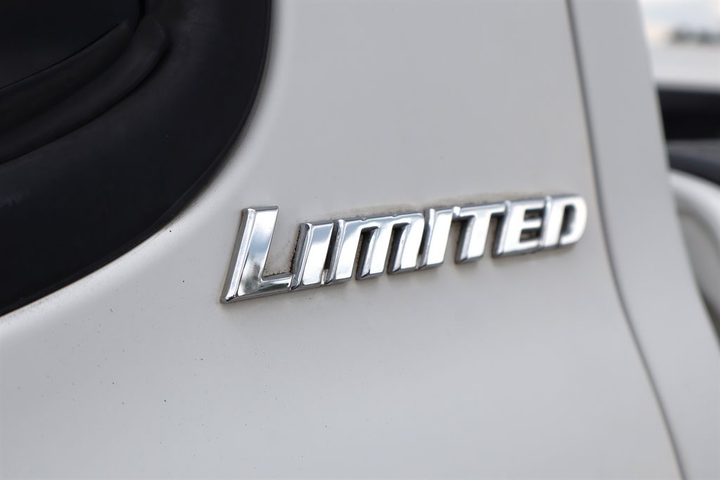 Used 2004 Toyota Tundra Limited RWD image 15
