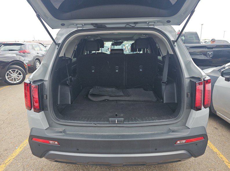 Used 2023 Kia Sorento S w/ Panoramic Sunroof Package AWD/4WD image 14