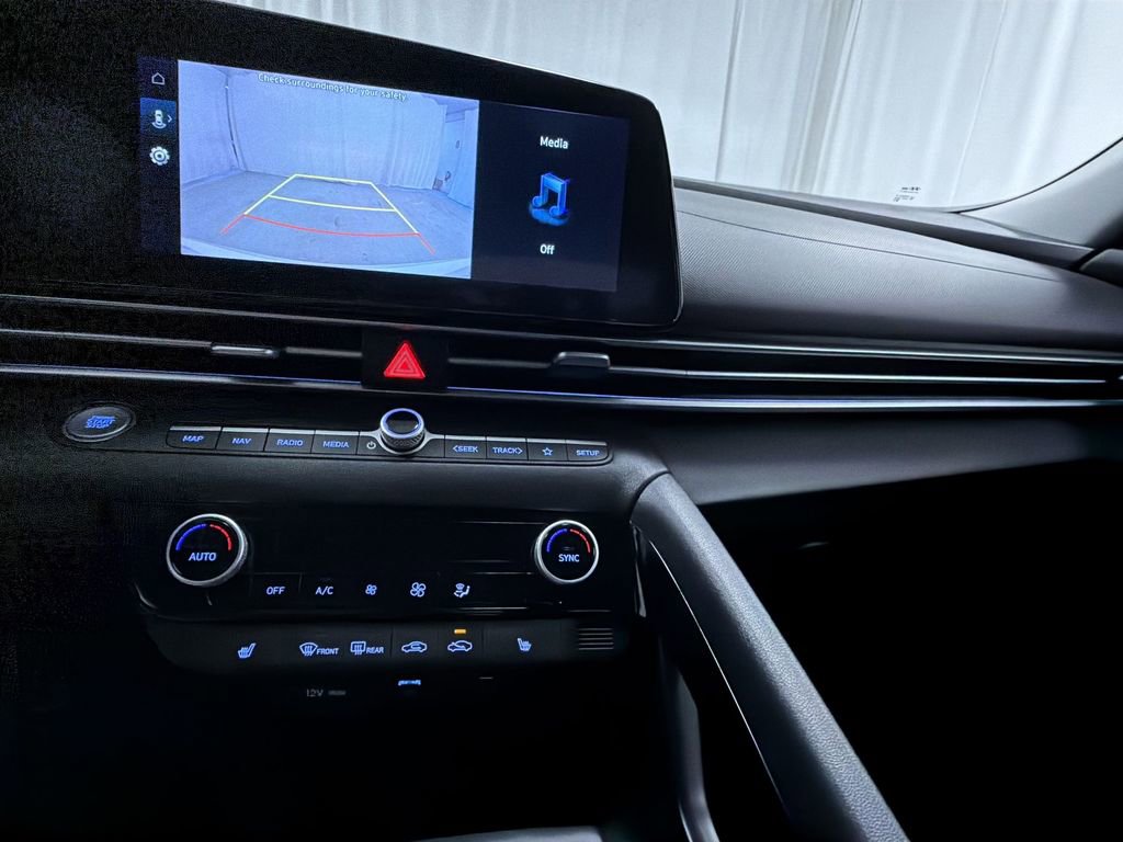 Used 2024 Hyundai Elantra SEL w/ Convenience Package image 15