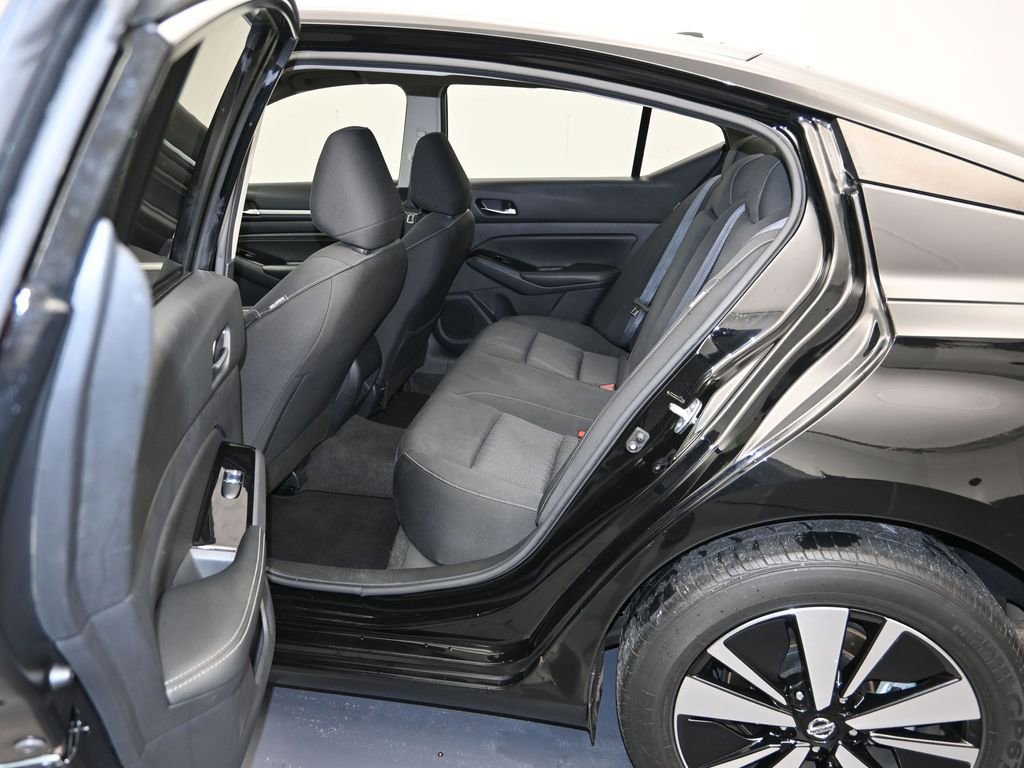 Certified 2022 Nissan Altima 2.5 SV w/ SV Premium Package FWD image 22