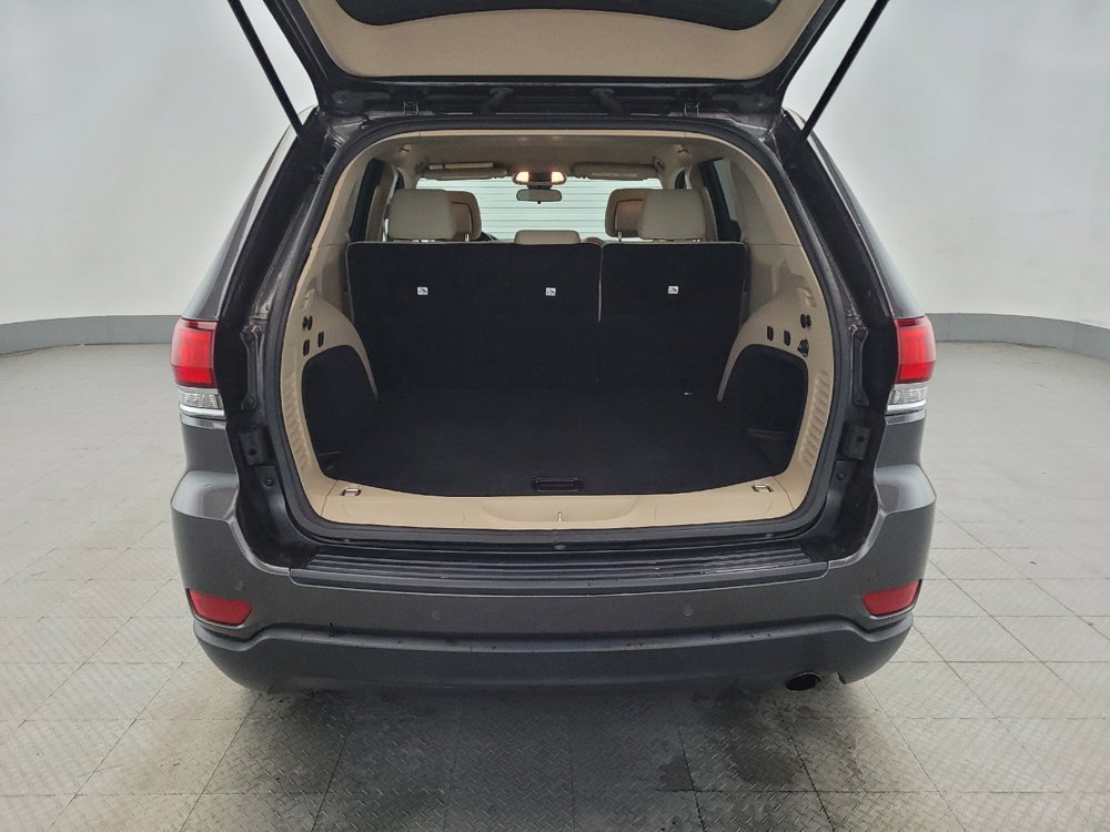 Used 2020 Jeep Grand Cherokee Laredo image 29