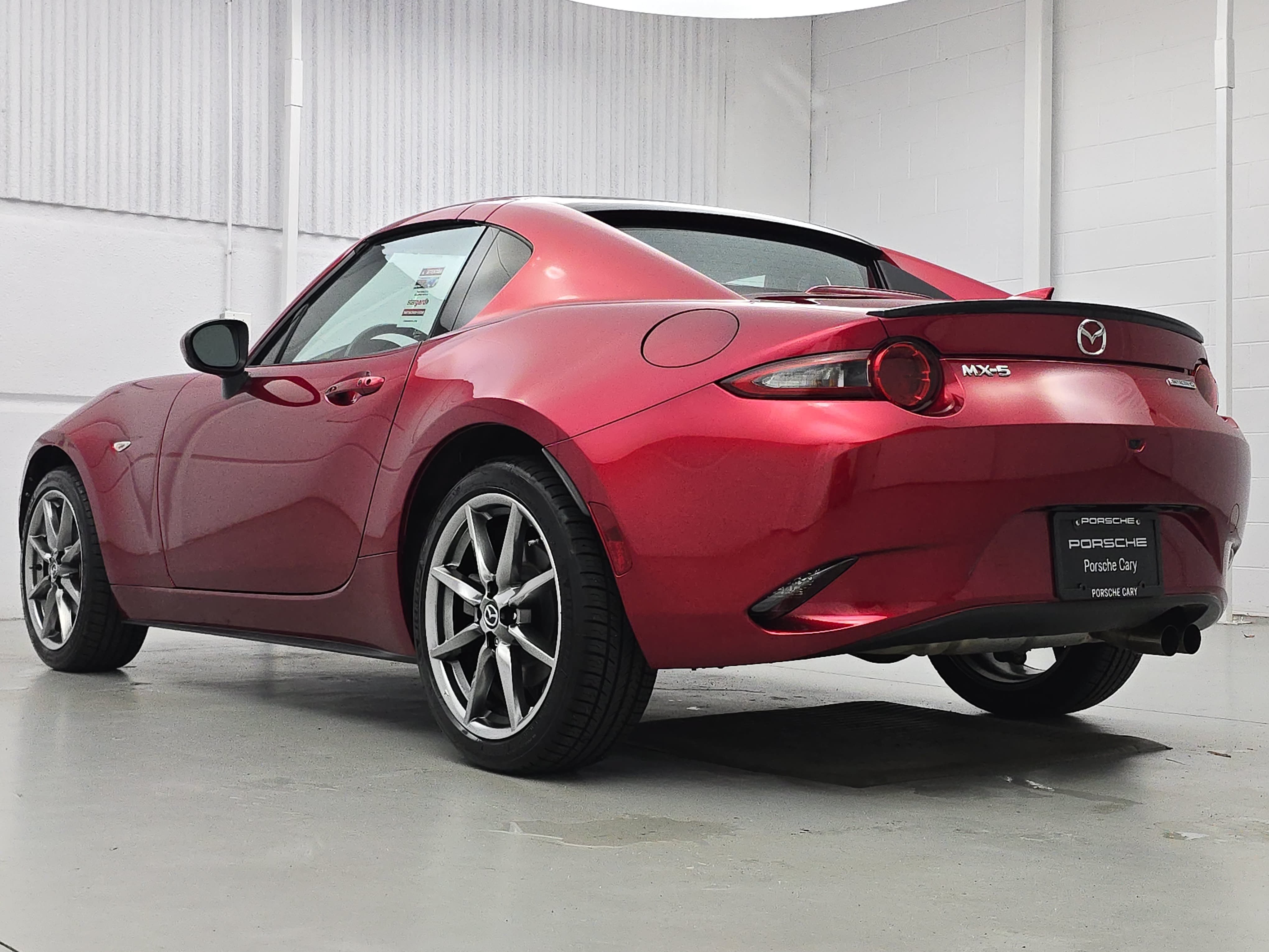 Used 2023 MAZDA MX-5 Miata Grand Touring RWD image 3