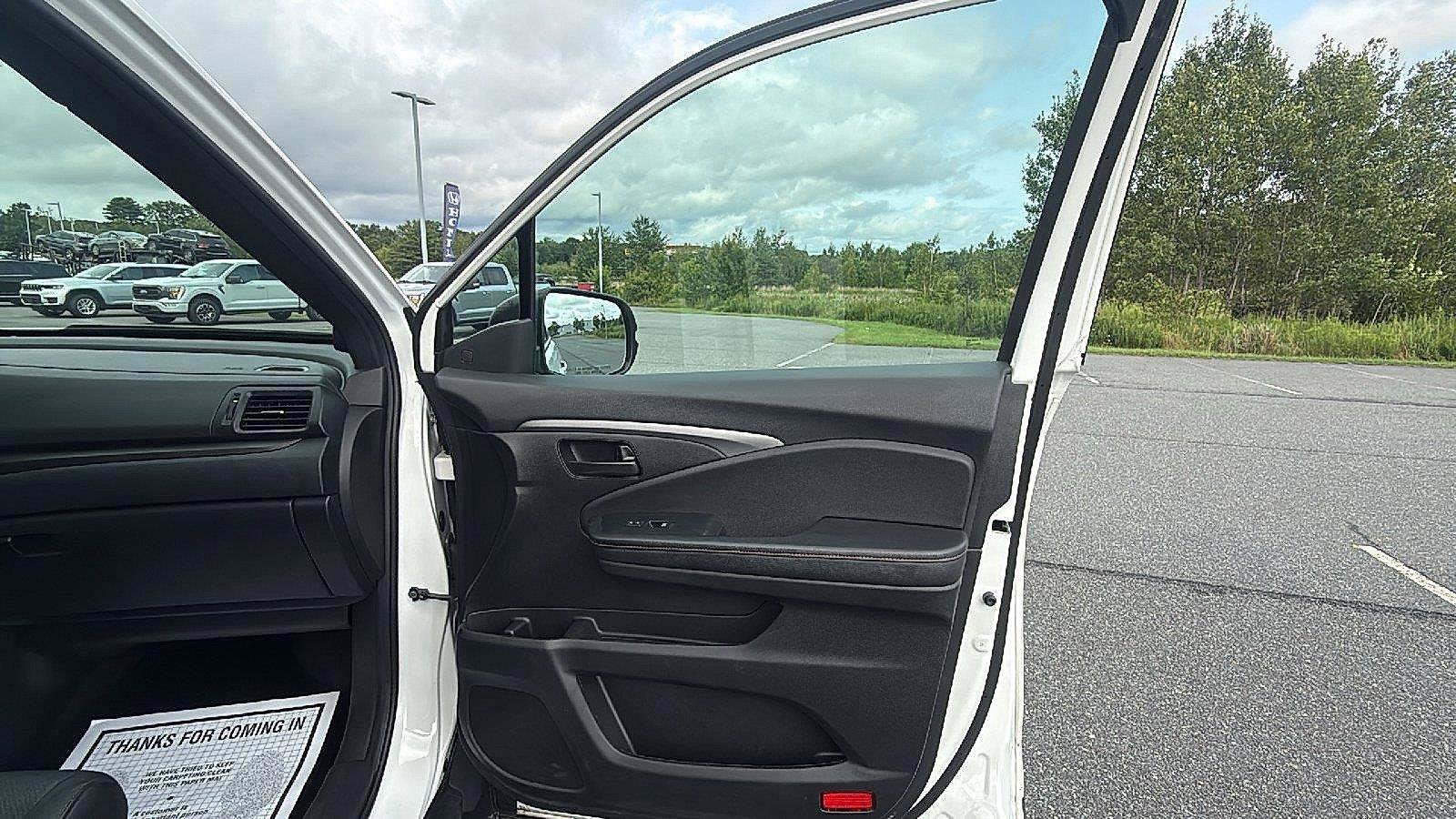 Used 2023 Honda Passport TrailSport image 16