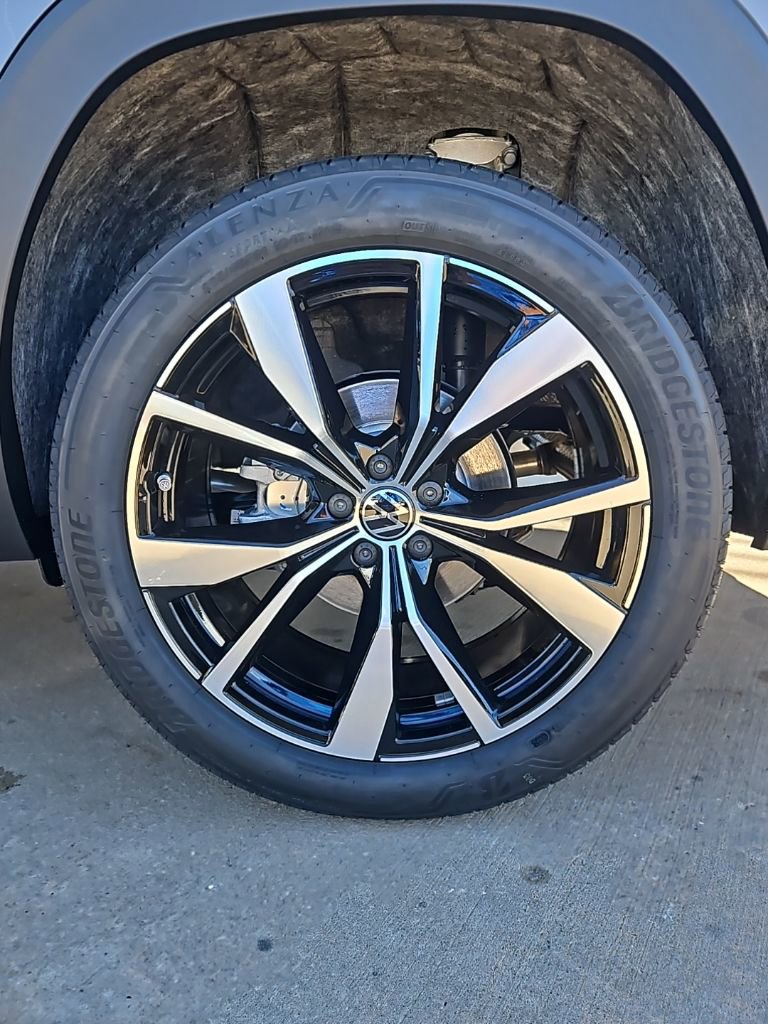 New 2026 Volkswagen Atlas SEL Premium R-Line AWD/4WD image 9