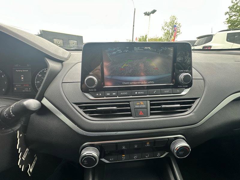 Used 2024 Nissan Altima 2.5 S FWD image 12