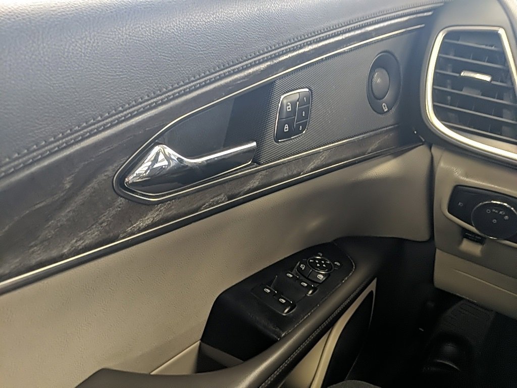 Used 2019 Lincoln Nautilus Reserve image 25