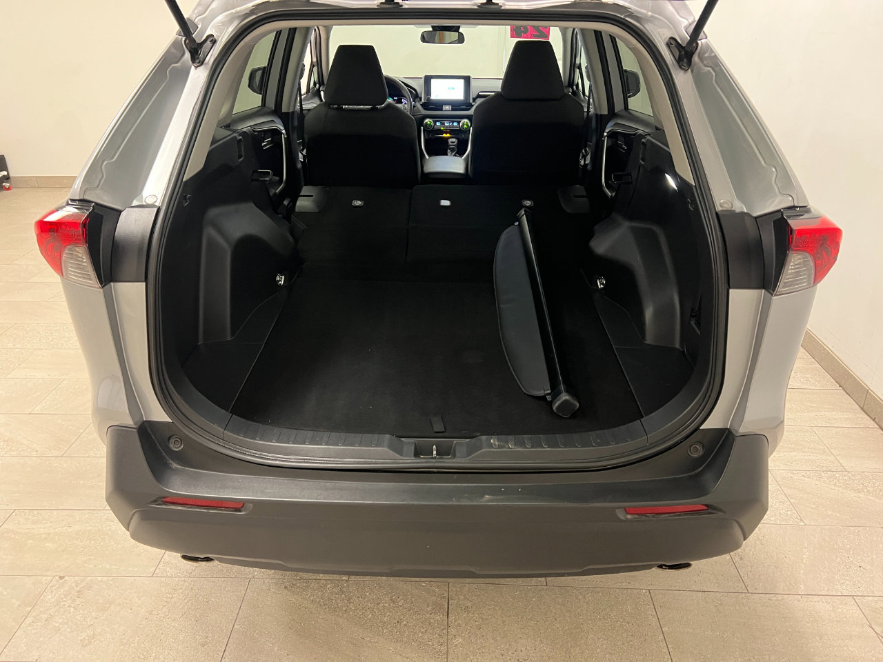 Used 2024 Toyota RAV4 XLE image 20