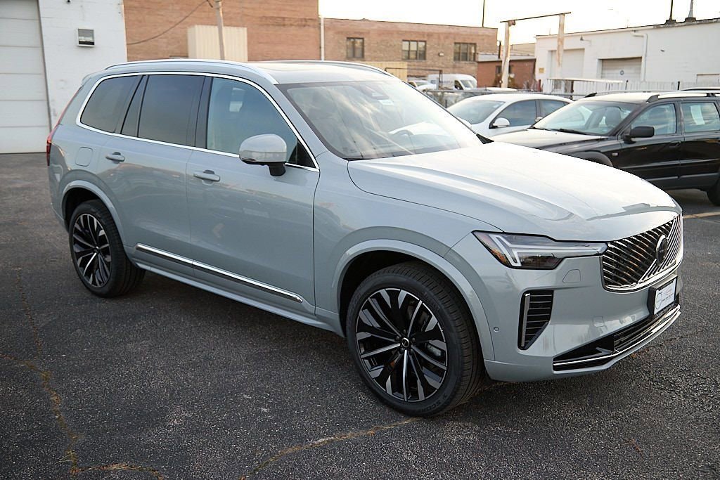 New 2026 Volvo XC90 B6 Plus w/ Protection Package Premier image 4