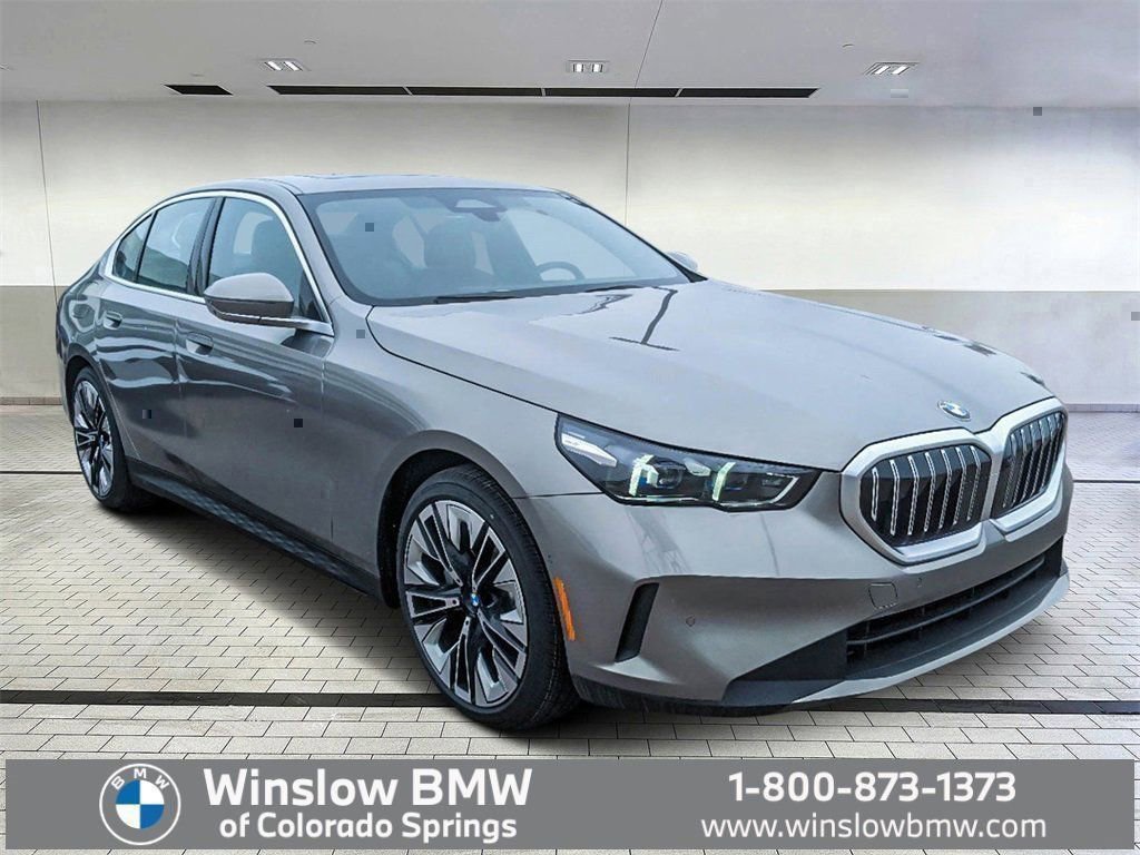 Used 2024 BMW 530i xDrive 530i xDrive w/ Premium Package image 3