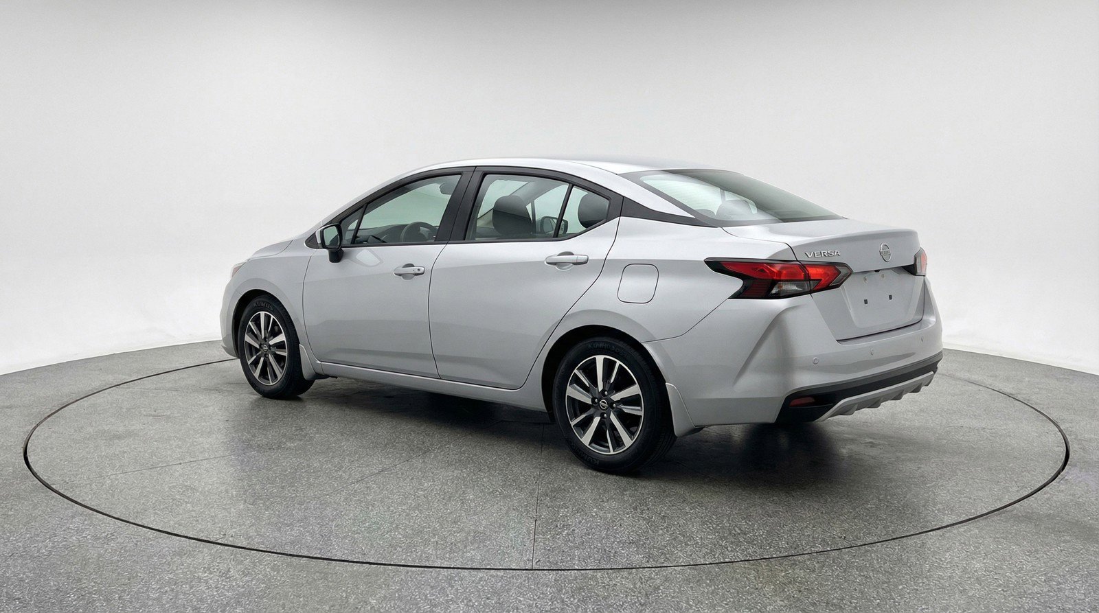 Used 2025 Nissan Versa SV image 6