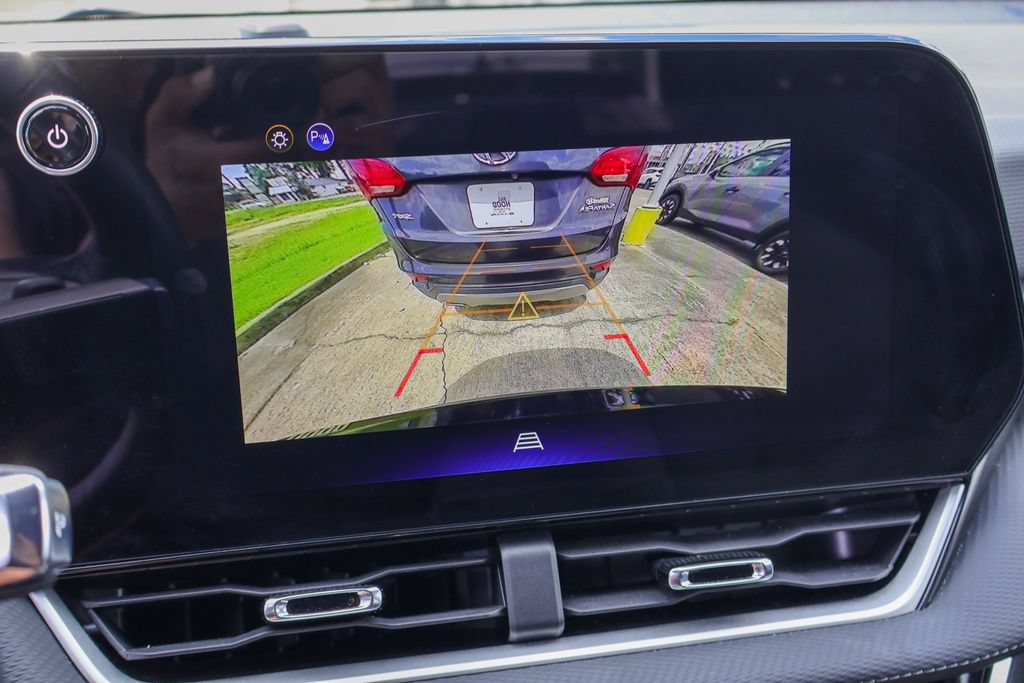 Used 2025 Chevrolet Equinox LT FWD image 4