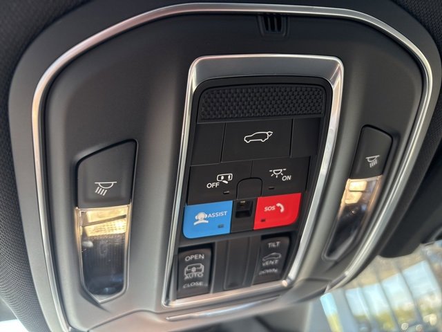 New 2025 Jeep Grand Cherokee Limited w/ Luxury Tech Group II image 14