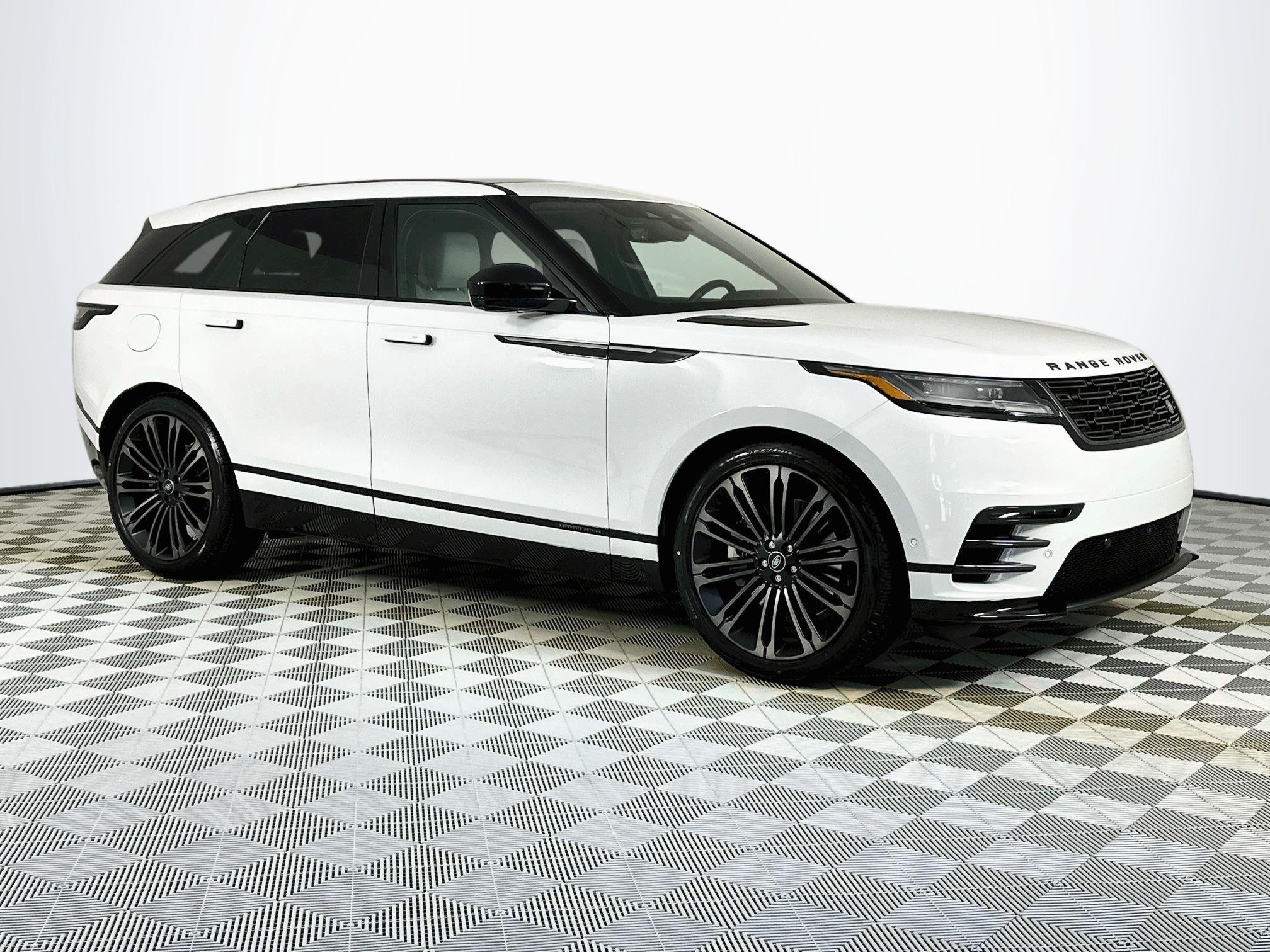New 2026 Land Rover Range Rover Velar Belgravia AWD/4WD image 3