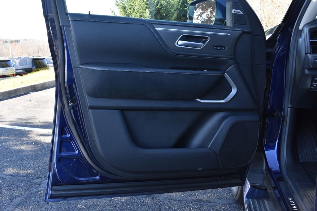 New 2025 INFINITI QX80 Luxe image 9
