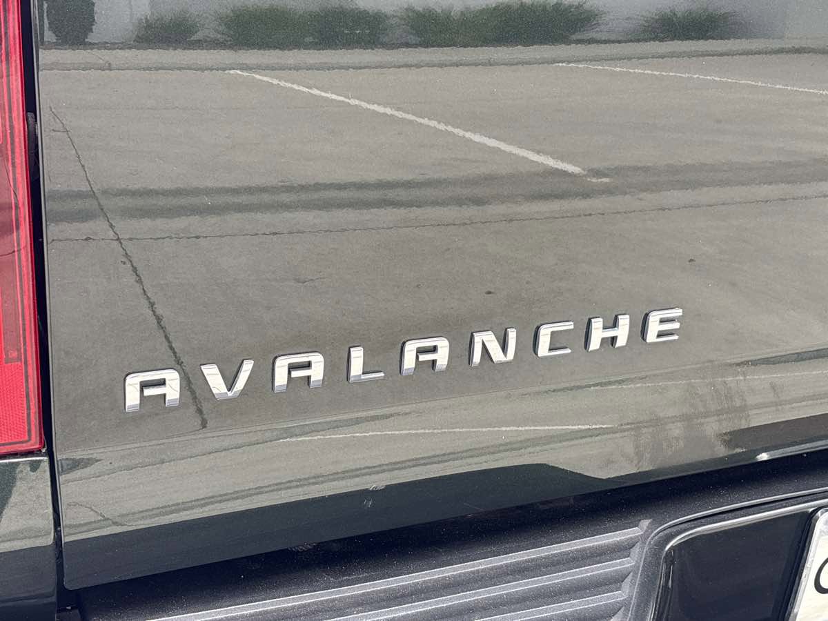 Used 2013 Chevrolet Avalanche LS AWD/4WD image 10