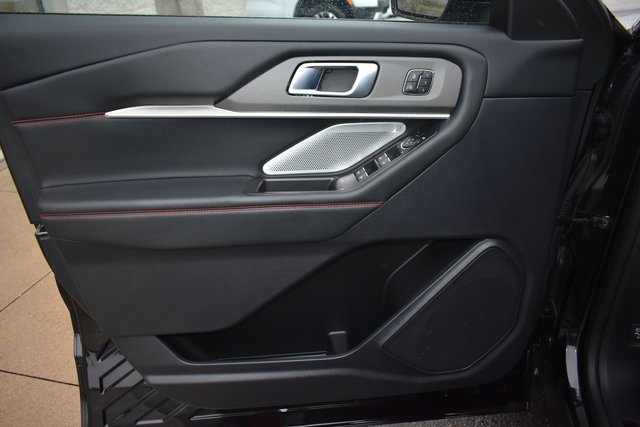 Used 2025 Ford Explorer ST image 14