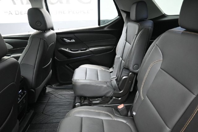Used 2021 Chevrolet Traverse LT w/ LT Premium Package FWD image 24