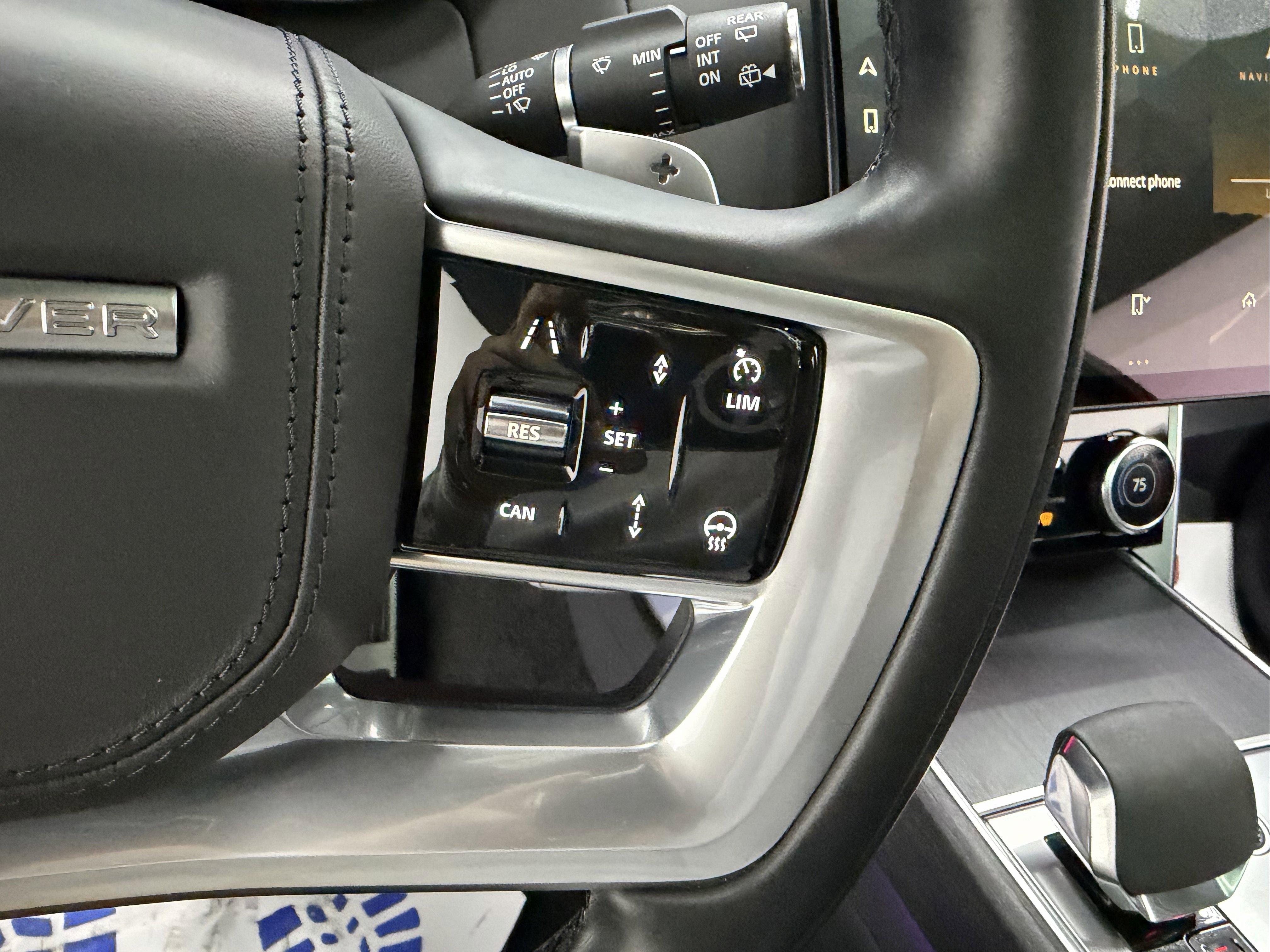 Used 2023 Land Rover Range Rover SE image 27