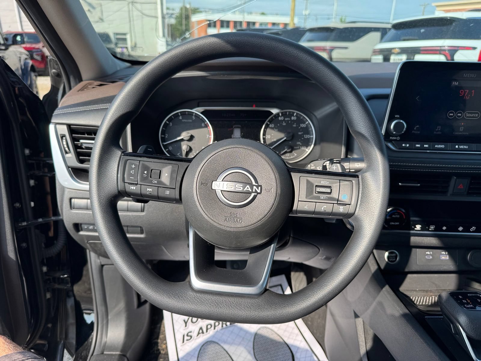 Used 2023 Nissan Rogue SV AWD/4WD image 17